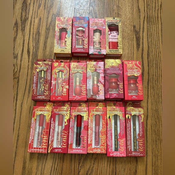 Ioni Cosmetics Lunar Zodiac Complete Collection Eyeshadow Primer 16 Pieces